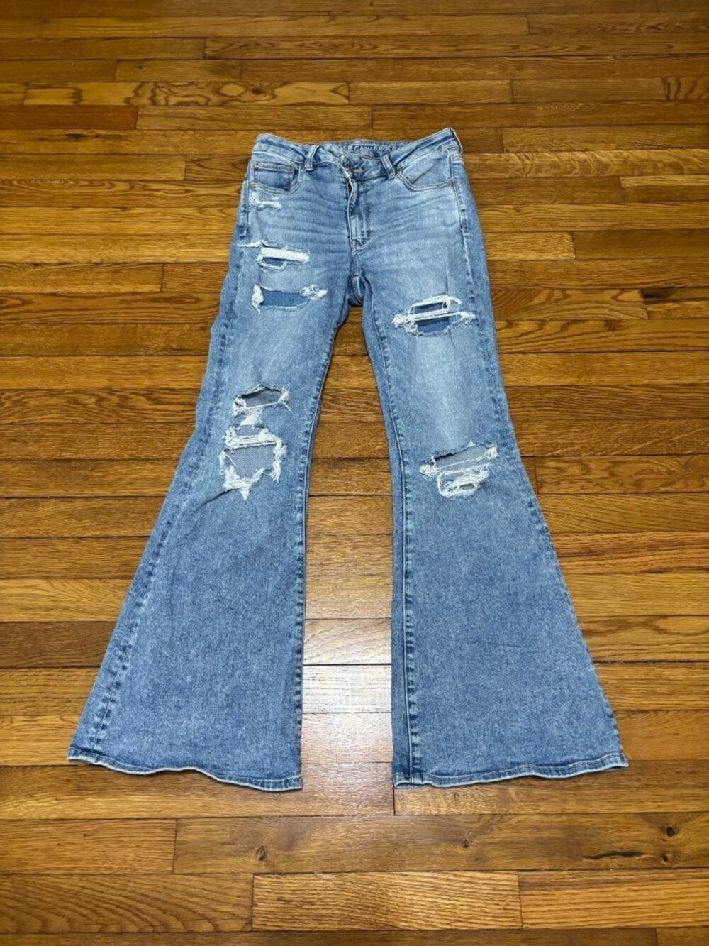 American Eagle Super Hi-Rise Flare Jeans Womens 6 Blue Light Wash Stretch Denim